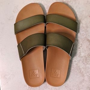 🌿🌊 Reef Sandals, size 9